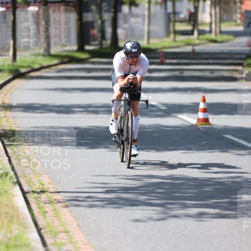 10.08.2025 - GEWOBA Citytriathlon Bremen Yannick Fuchs http://msf.ph/oto/8549917 10.08.2025 14:10:05 Radfahren 159, 167 meine-sportfotos.de