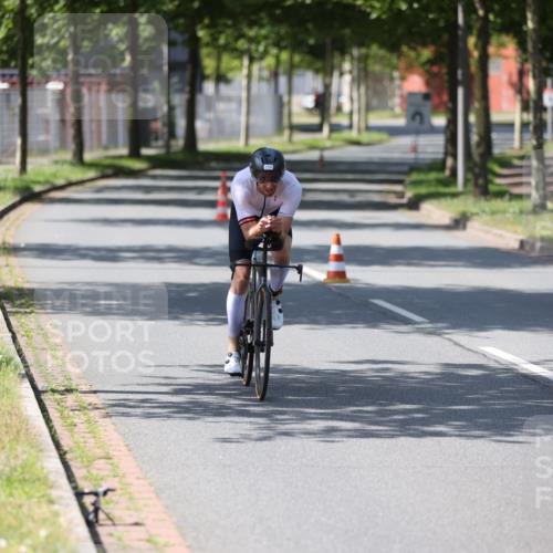 10.08.2025 - GEWOBA Citytriathlon Bremen Yannick Fuchs http://msf.ph/oto/8549921 10.08.2025 14:10:05 Radfahren 159, 167 meine-sportfotos.de