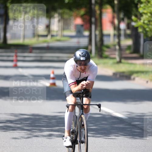 10.08.2025 - GEWOBA Citytriathlon Bremen Yannick Fuchs http://msf.ph/oto/8549924 10.08.2025 14:10:05 Radfahren 159, 167 meine-sportfotos.de