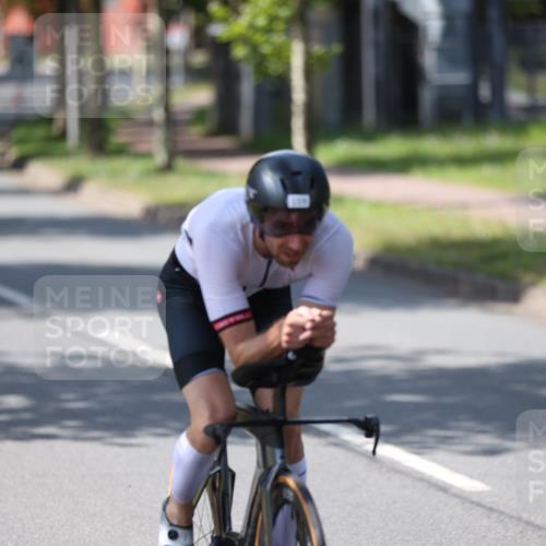 10.08.2025 - GEWOBA Citytriathlon Bremen Yannick Fuchs http://msf.ph/oto/8549928 10.08.2025 14:10:06 Radfahren 159, 167 meine-sportfotos.de