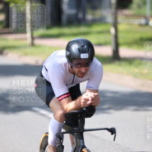 10.08.2025 - GEWOBA Citytriathlon Bremen Yannick Fuchs http://msf.ph/oto/8549931 10.08.2025 14:10:06 Radfahren 159, 167 meine-sportfotos.de