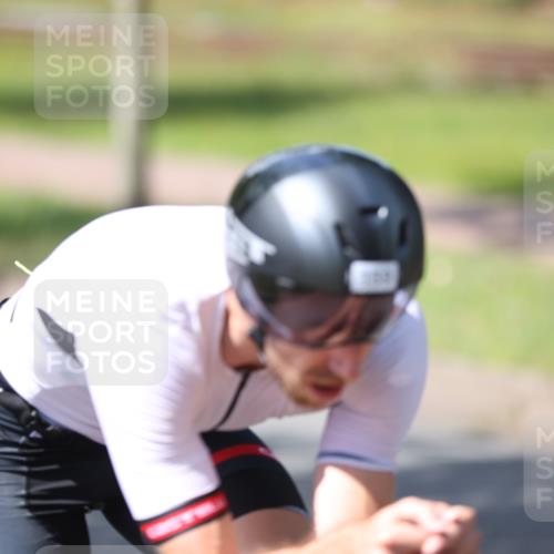 10.08.2025 - GEWOBA Citytriathlon Bremen Yannick Fuchs http://msf.ph/oto/8549934 10.08.2025 14:10:06 Radfahren 159, 167 meine-sportfotos.de