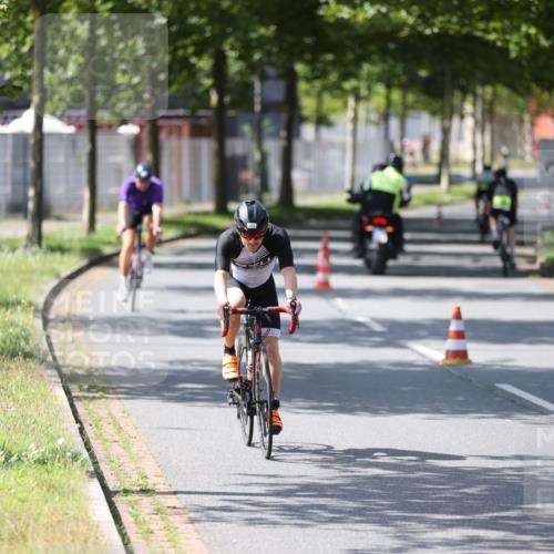 10.08.2025 - GEWOBA Citytriathlon Bremen Yannick Fuchs http://msf.ph/oto/8549949 10.08.2025 14:11:29 Radfahren 70, 161 meine-sportfotos.de