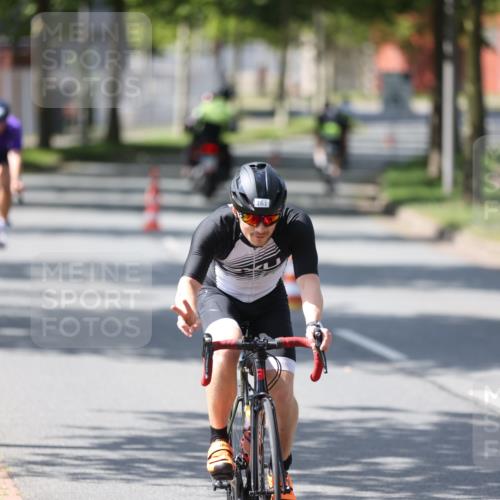10.08.2025 - GEWOBA Citytriathlon Bremen Yannick Fuchs http://msf.ph/oto/8549953 10.08.2025 14:11:29 Radfahren 70, 161 meine-sportfotos.de