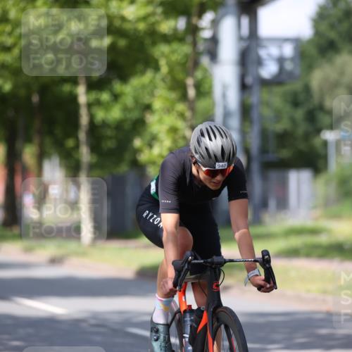 10.08.2025 - GEWOBA Citytriathlon Bremen Yannick Fuchs http://msf.ph/oto/8549960 10.08.2025 12:20:47 Radfahren 563, 734, 772, 795, 829, 899, 900, 940, 1001 meine-sportfotos.de