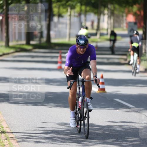 10.08.2025 - GEWOBA Citytriathlon Bremen Yannick Fuchs http://msf.ph/oto/8549961 10.08.2025 14:11:31 Radfahren 70, 161 meine-sportfotos.de