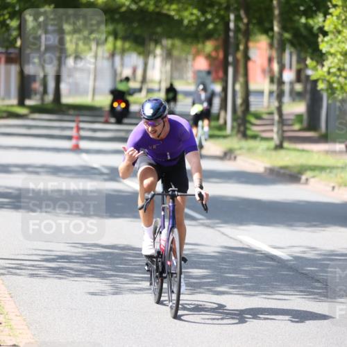10.08.2025 - GEWOBA Citytriathlon Bremen Yannick Fuchs http://msf.ph/oto/8549966 10.08.2025 14:11:31 Radfahren 70, 161 meine-sportfotos.de