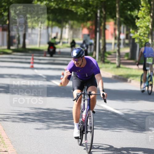 10.08.2025 - GEWOBA Citytriathlon Bremen Yannick Fuchs http://msf.ph/oto/8549968 10.08.2025 14:11:31 Radfahren 70, 161 meine-sportfotos.de