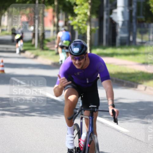 10.08.2025 - GEWOBA Citytriathlon Bremen Yannick Fuchs http://msf.ph/oto/8549972 10.08.2025 14:11:32 Radfahren 70, 161 meine-sportfotos.de