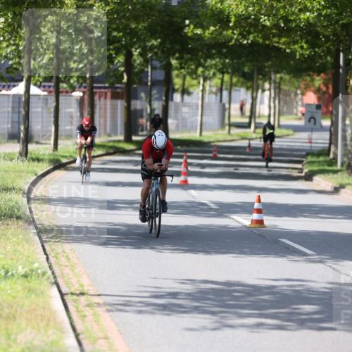 10.08.2025 - GEWOBA Citytriathlon Bremen Yannick Fuchs http://msf.ph/oto/8549981 10.08.2025 14:11:53 Radfahren 12, 156, 168 meine-sportfotos.de
