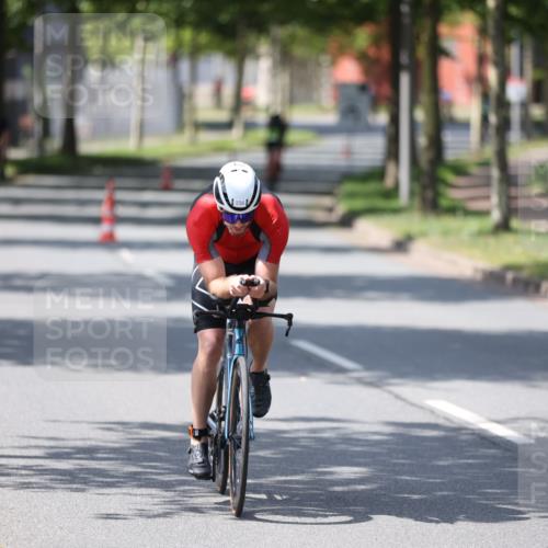 10.08.2025 - GEWOBA Citytriathlon Bremen Yannick Fuchs http://msf.ph/oto/8549990 10.08.2025 14:11:54 Radfahren 12, 156, 168 meine-sportfotos.de