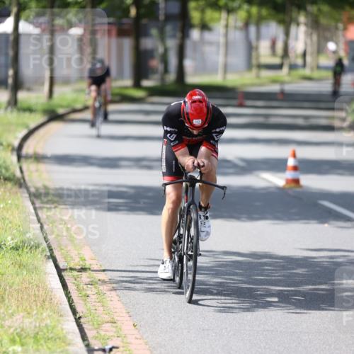 10.08.2025 - GEWOBA Citytriathlon Bremen Yannick Fuchs http://msf.ph/oto/8550003 10.08.2025 14:11:56 Radfahren 12, 156, 168 meine-sportfotos.de
