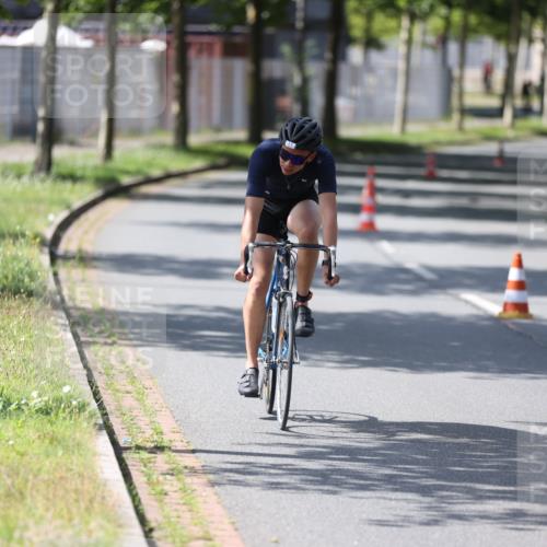 10.08.2025 - GEWOBA Citytriathlon Bremen Yannick Fuchs http://msf.ph/oto/8550022 10.08.2025 14:11:59 Radfahren 12, 156, 168 meine-sportfotos.de