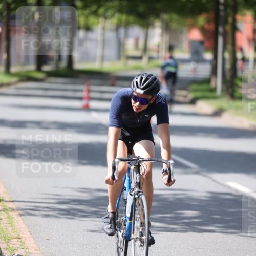 10.08.2025 - GEWOBA Citytriathlon Bremen Yannick Fuchs http://msf.ph/oto/8550030 10.08.2025 14:12:00 Radfahren 12, 156, 168 meine-sportfotos.de