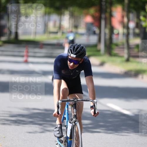 10.08.2025 - GEWOBA Citytriathlon Bremen Yannick Fuchs http://msf.ph/oto/8550031 10.08.2025 14:12:00 Radfahren 12, 156, 168 meine-sportfotos.de