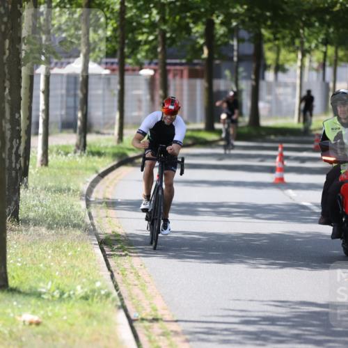 10.08.2025 - GEWOBA Citytriathlon Bremen Yannick Fuchs http://msf.ph/oto/8550041 10.08.2025 14:12:11 Radfahren 10, 12, 27, 42, 172 meine-sportfotos.de