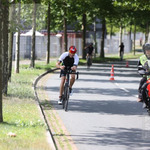 10.08.2025 - GEWOBA Citytriathlon Bremen Yannick Fuchs http://msf.ph/oto/8550043 10.08.2025 14:12:11 Radfahren 10, 12, 27, 42, 172 meine-sportfotos.de
