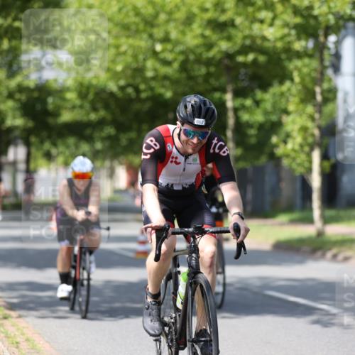 10.08.2025 - GEWOBA Citytriathlon Bremen Yannick Fuchs http://msf.ph/oto/8550046 10.08.2025 12:21:08 Radfahren 555, 558, 581, 662, 701, 758, 785, 795, 813, 869, 969, 975, 1002 meine-sportfotos.de