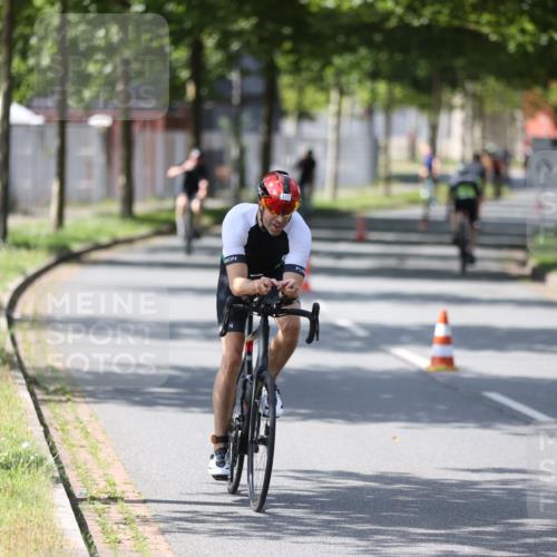 10.08.2025 - GEWOBA Citytriathlon Bremen Yannick Fuchs http://msf.ph/oto/8550048 10.08.2025 14:12:11 Radfahren 10, 12, 27, 42, 172 meine-sportfotos.de