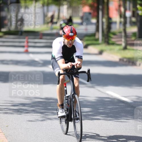 10.08.2025 - GEWOBA Citytriathlon Bremen Yannick Fuchs http://msf.ph/oto/8550053 10.08.2025 14:12:12 Radfahren 10, 12, 27, 42, 172 meine-sportfotos.de
