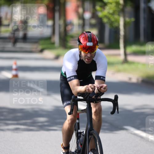 10.08.2025 - GEWOBA Citytriathlon Bremen Yannick Fuchs http://msf.ph/oto/8550059 10.08.2025 14:12:12 Radfahren 10, 12, 27, 42, 172 meine-sportfotos.de