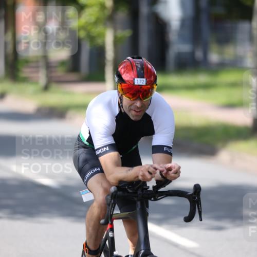 10.08.2025 - GEWOBA Citytriathlon Bremen Yannick Fuchs http://msf.ph/oto/8550060 10.08.2025 14:12:12 Radfahren 10, 12, 27, 42, 172 meine-sportfotos.de