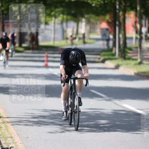 10.08.2025 - GEWOBA Citytriathlon Bremen Yannick Fuchs http://msf.ph/oto/8550071 10.08.2025 14:12:16 Radfahren 10, 27, 33, 42, 171, 172 meine-sportfotos.de