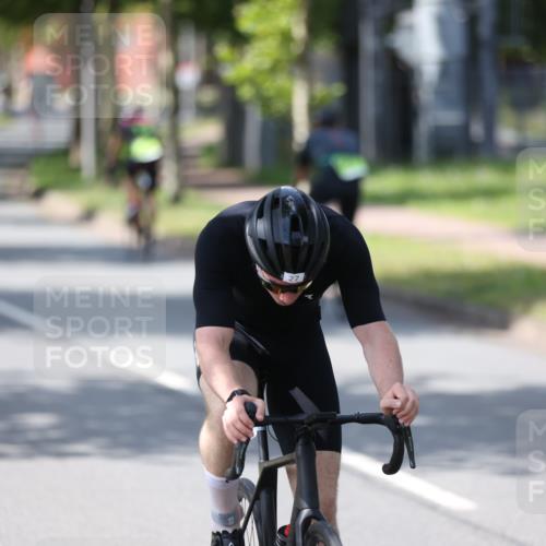 10.08.2025 - GEWOBA Citytriathlon Bremen Yannick Fuchs http://msf.ph/oto/8550079 10.08.2025 14:12:17 Radfahren 10, 27, 33, 42, 171, 172 meine-sportfotos.de