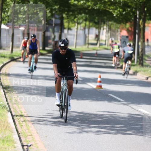 10.08.2025 - GEWOBA Citytriathlon Bremen Yannick Fuchs http://msf.ph/oto/8550086 10.08.2025 14:12:19 Radfahren 10, 27, 33, 42, 171, 172, 178 meine-sportfotos.de