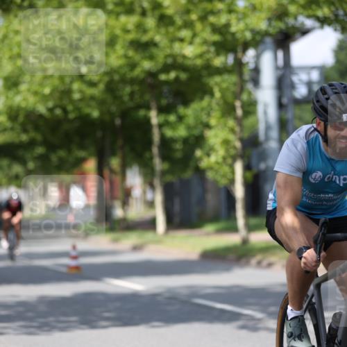 10.08.2025 - GEWOBA Citytriathlon Bremen Yannick Fuchs http://msf.ph/oto/8550093 10.08.2025 12:21:19 Radfahren 555, 618, 662, 758, 761, 785, 813, 869, 913, 949, 969, 975, 1002 meine-sportfotos.de