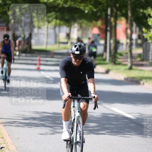 10.08.2025 - GEWOBA Citytriathlon Bremen Yannick Fuchs http://msf.ph/oto/8550094 10.08.2025 14:12:20 Radfahren 10, 27, 33, 42, 66, 171, 172, 178 meine-sportfotos.de