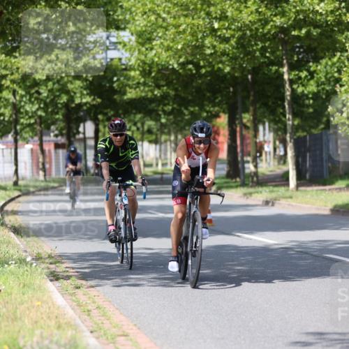 10.08.2025 - GEWOBA Citytriathlon Bremen Yannick Fuchs http://msf.ph/oto/8550102 10.08.2025 12:21:21 Radfahren 555, 618, 662, 758, 761, 785, 813, 869, 913, 949, 969, 975, 1002 meine-sportfotos.de
