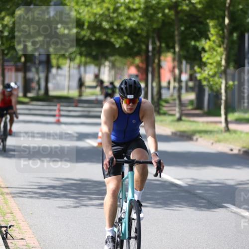 10.08.2025 - GEWOBA Citytriathlon Bremen Yannick Fuchs http://msf.ph/oto/8550110 10.08.2025 14:12:22 Radfahren 10, 27, 33, 42, 66, 171, 172, 178 meine-sportfotos.de