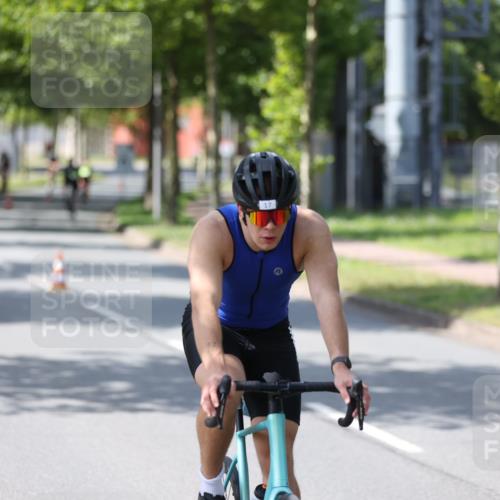 10.08.2025 - GEWOBA Citytriathlon Bremen Yannick Fuchs http://msf.ph/oto/8550115 10.08.2025 14:12:22 Radfahren 10, 27, 33, 42, 66, 171, 172, 178 meine-sportfotos.de