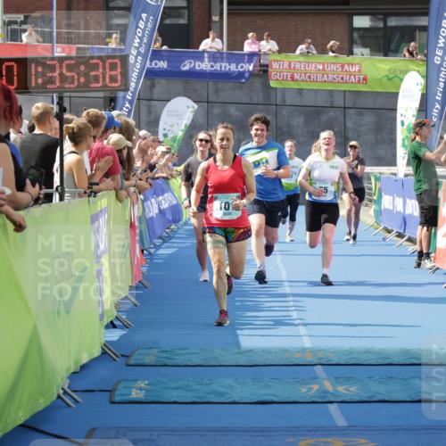 10.08.2025 - GEWOBA Citytriathlon Bremen H.Heesch http://msf.ph/oto/8550117 10.08.2025 11:39:20 Ziel 63, 65, 101, 427 meine-sportfotos.de