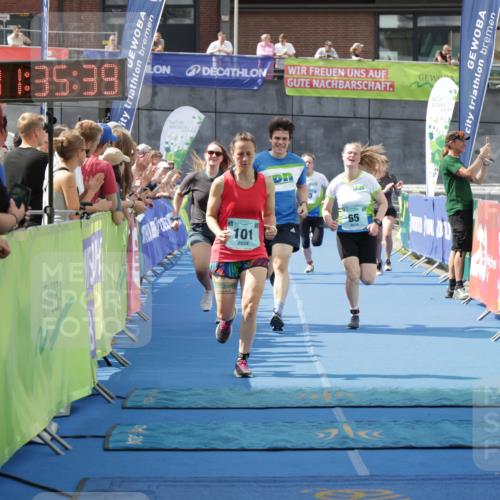 10.08.2025 - GEWOBA Citytriathlon Bremen H.Heesch http://msf.ph/oto/8550121 10.08.2025 11:39:20 Ziel 63, 65, 101, 427 meine-sportfotos.de