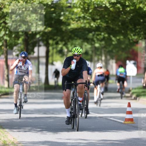 10.08.2025 - GEWOBA Citytriathlon Bremen Yannick Fuchs http://msf.ph/oto/8550134 10.08.2025 12:22:24 Radfahren 602, 663, 665, 803, 848, 870, 910, 1023 meine-sportfotos.de