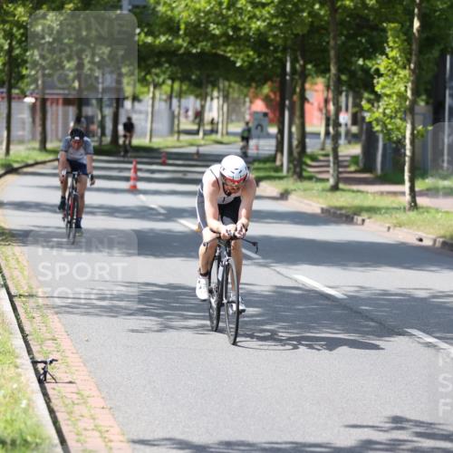 10.08.2025 - GEWOBA Citytriathlon Bremen Yannick Fuchs http://msf.ph/oto/8550136 10.08.2025 14:12:25 Radfahren 10, 27, 33, 42, 66, 171, 172, 178 meine-sportfotos.de