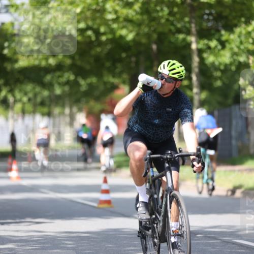 10.08.2025 - GEWOBA Citytriathlon Bremen Yannick Fuchs http://msf.ph/oto/8550144 10.08.2025 12:22:25 Radfahren 602, 663, 665, 803, 848, 870, 910, 1023 meine-sportfotos.de