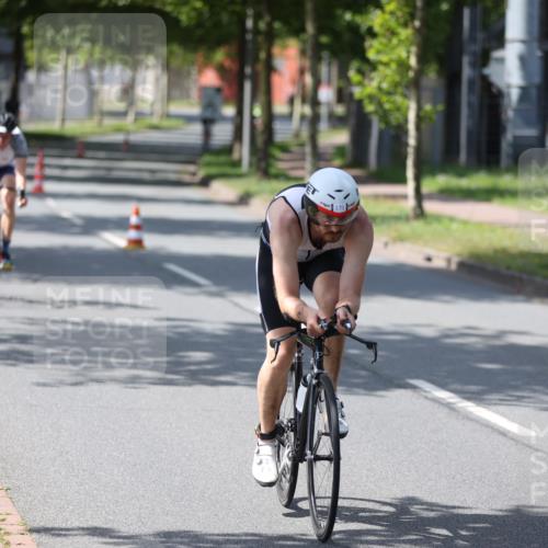 10.08.2025 - GEWOBA Citytriathlon Bremen Yannick Fuchs http://msf.ph/oto/8550145 10.08.2025 14:12:26 Radfahren 10, 27, 33, 42, 66, 171, 172, 178 meine-sportfotos.de