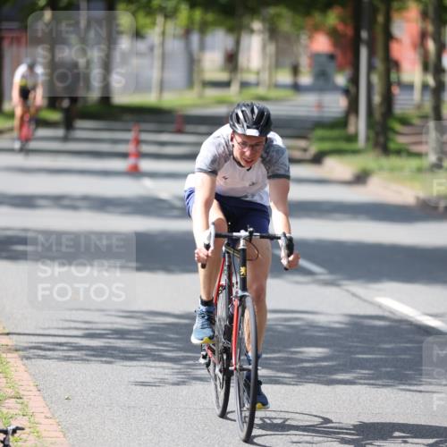10.08.2025 - GEWOBA Citytriathlon Bremen Yannick Fuchs http://msf.ph/oto/8550153 10.08.2025 14:12:27 Radfahren 10, 27, 33, 42, 66, 171, 178 meine-sportfotos.de