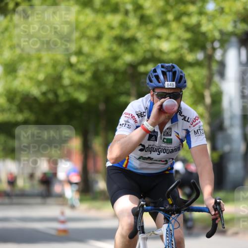 10.08.2025 - GEWOBA Citytriathlon Bremen Yannick Fuchs http://msf.ph/oto/8550156 10.08.2025 12:22:27 Radfahren 580, 602, 663, 665, 803, 848, 870, 910, 1023 meine-sportfotos.de