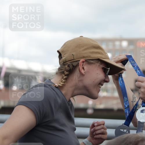10.08.2025 - GEWOBA Citytriathlon Bremen H.Heesch http://msf.ph/oto/8550158 10.08.2025 11:39:44 Ziel 429 meine-sportfotos.de