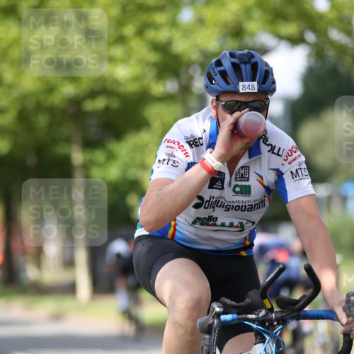 10.08.2025 - GEWOBA Citytriathlon Bremen Yannick Fuchs http://msf.ph/oto/8550159 10.08.2025 12:22:27 Radfahren 580, 602, 663, 665, 803, 848, 870, 910, 1023 meine-sportfotos.de