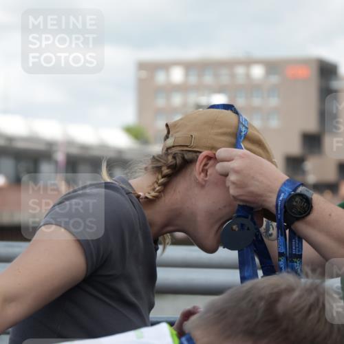 10.08.2025 - GEWOBA Citytriathlon Bremen H.Heesch http://msf.ph/oto/8550161 10.08.2025 11:39:45 Ziel 429 meine-sportfotos.de