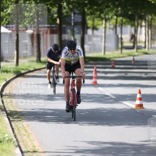 10.08.2025 - GEWOBA Citytriathlon Bremen Yannick Fuchs http://msf.ph/oto/8550163 10.08.2025 14:12:30 Radfahren 10, 33, 42, 66, 155, 171, 178 meine-sportfotos.de
