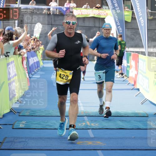 10.08.2025 - GEWOBA Citytriathlon Bremen H.Heesch http://msf.ph/oto/8550176 10.08.2025 11:39:55 Ziel 3, 87, 95 meine-sportfotos.de