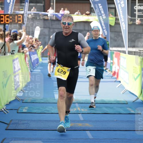 10.08.2025 - GEWOBA Citytriathlon Bremen H.Heesch http://msf.ph/oto/8550180 10.08.2025 11:39:55 Ziel 3, 87, 95 meine-sportfotos.de