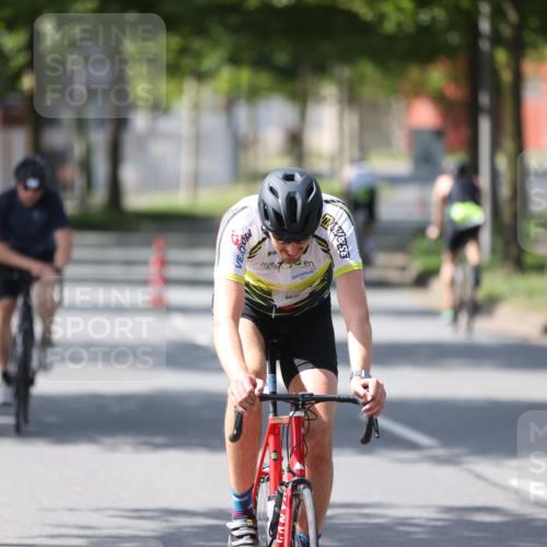 10.08.2025 - GEWOBA Citytriathlon Bremen Yannick Fuchs http://msf.ph/oto/8550183 10.08.2025 14:12:31 Radfahren 10, 33, 42, 66, 155, 171, 178 meine-sportfotos.de