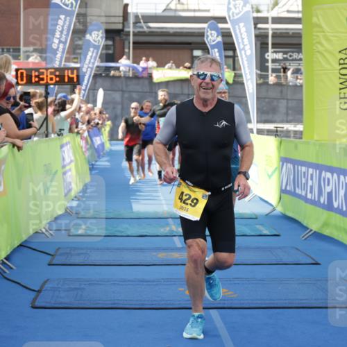 10.08.2025 - GEWOBA Citytriathlon Bremen H.Heesch http://msf.ph/oto/8550187 10.08.2025 11:39:56 Ziel 3, 87, 95 meine-sportfotos.de